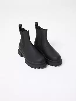 Courant Boots