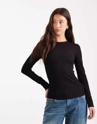 New Look crew neck ribbed long sleeve top in black