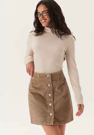 Vmetta Hr Short Cord Skater Sk      Vmetta Hr Short Cord Skater Sk