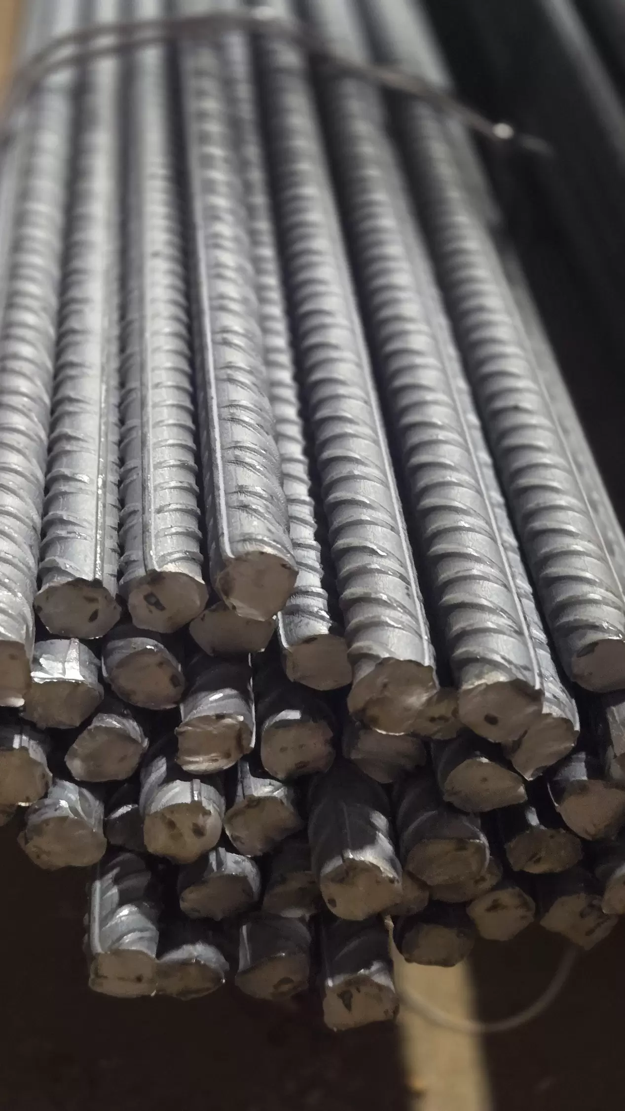 KAMSTÅL Ø25 MM 12M RETT LGD B500NC