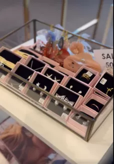 Gullsmed Berglihn-katalog i Strømmen | 50% på Janne Formoe, 50% på utvalgt Maanesten | 2026-02-20T00:00:00.000Z - 2026-02-28T00:00:00.000Z