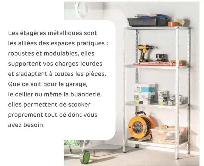 De - étagères métalliques