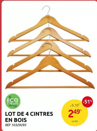 De - LOT DE 4 CINTRES EN BOIS