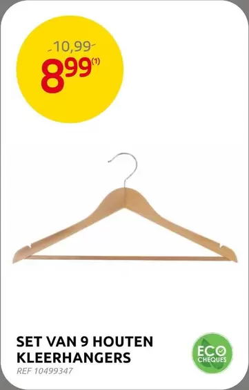 SET VAN 9 HOUTEN KLEERHANGERS