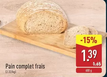 Pain complet frais