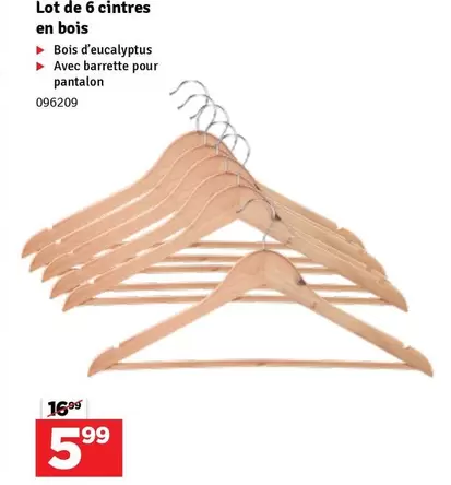 De - Lot de 6 cintres en bois 096209