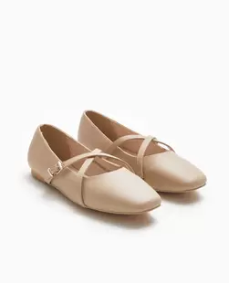 Ballerines avec brides croisées