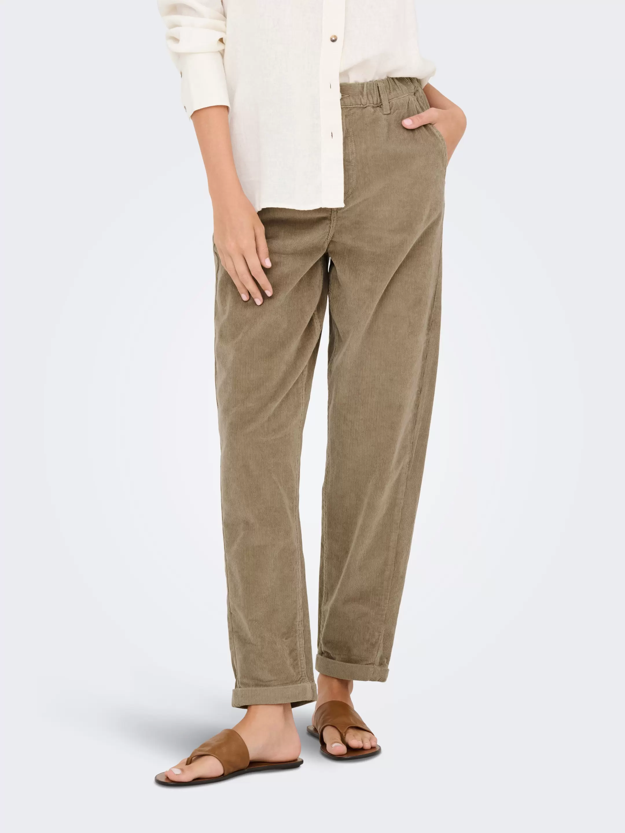 ONLFLORA Pantalon classique en velours côtelé coupe carotte