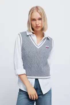 Gilet en tricot brodé de en maille