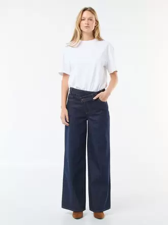 Jean large avec double ouverture boutonnée