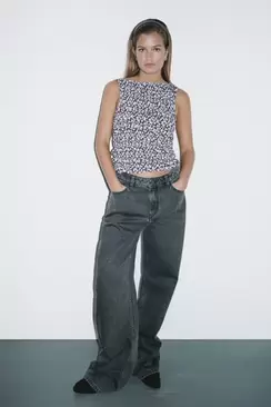 Haut ajusté à fleurs