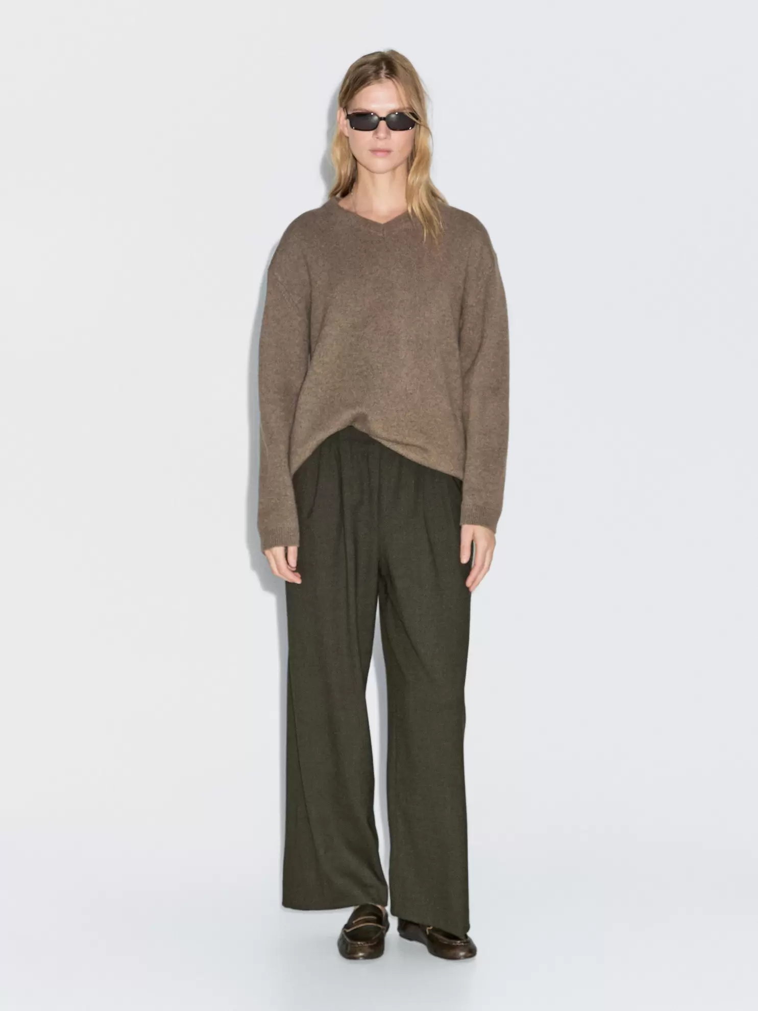 Pantalon large à pinces et taille élastique