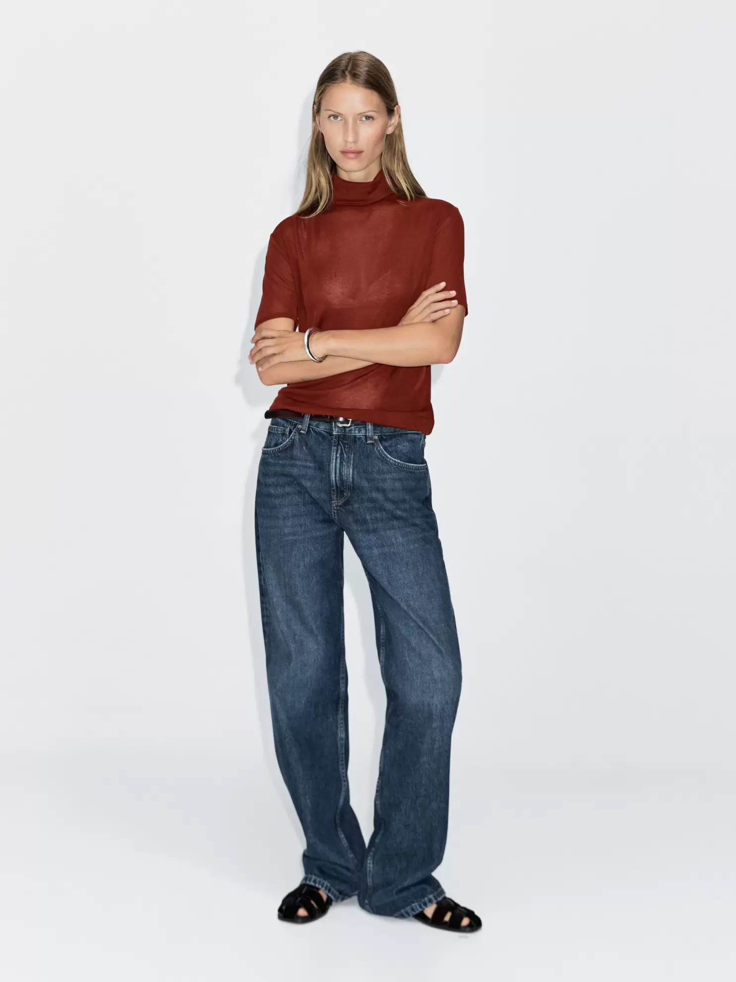 T-shirt à col montant et manches courtes