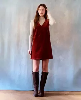 Robe rouge en velours côtelé fin