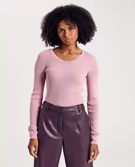 Pull à fines côtes