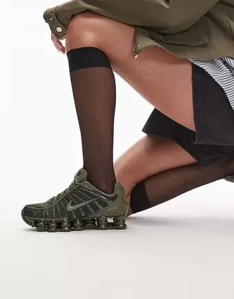 Nike Shox TL trainers in green