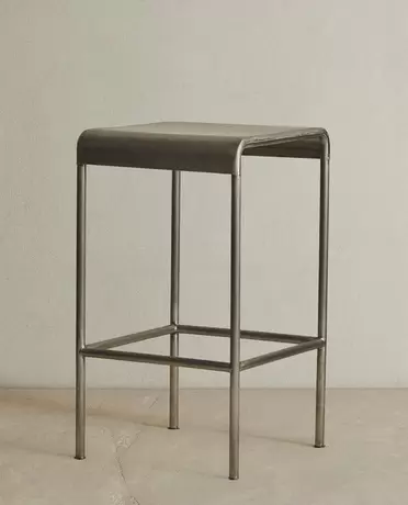 STAINLESS STEEL BAR STOOL