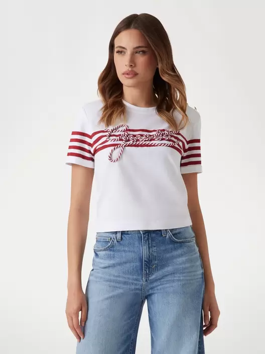 Camiseta con logotipo a rayas