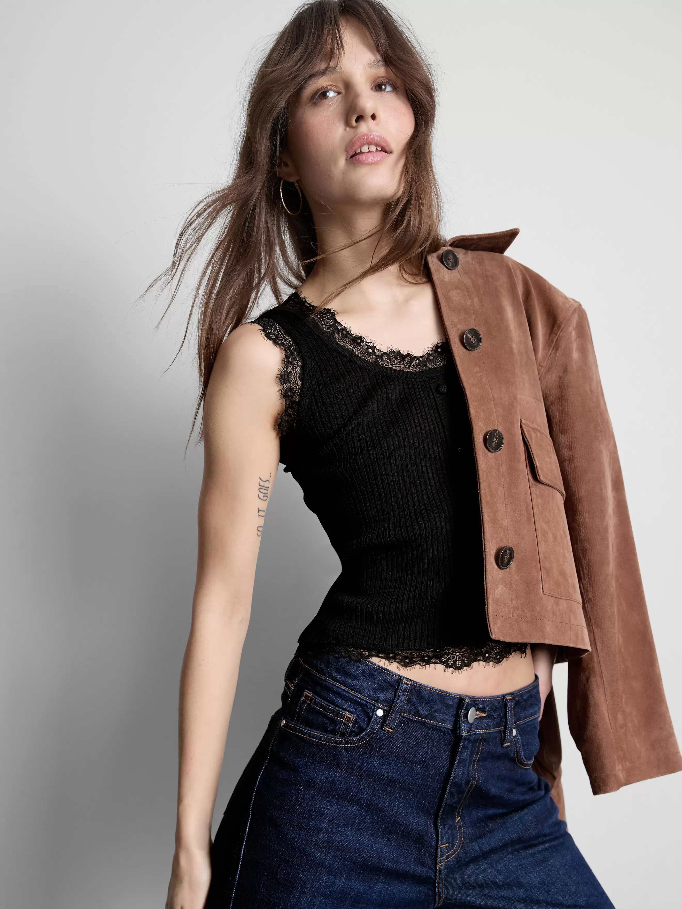 Débardeur côtelé à finitions en dentelle