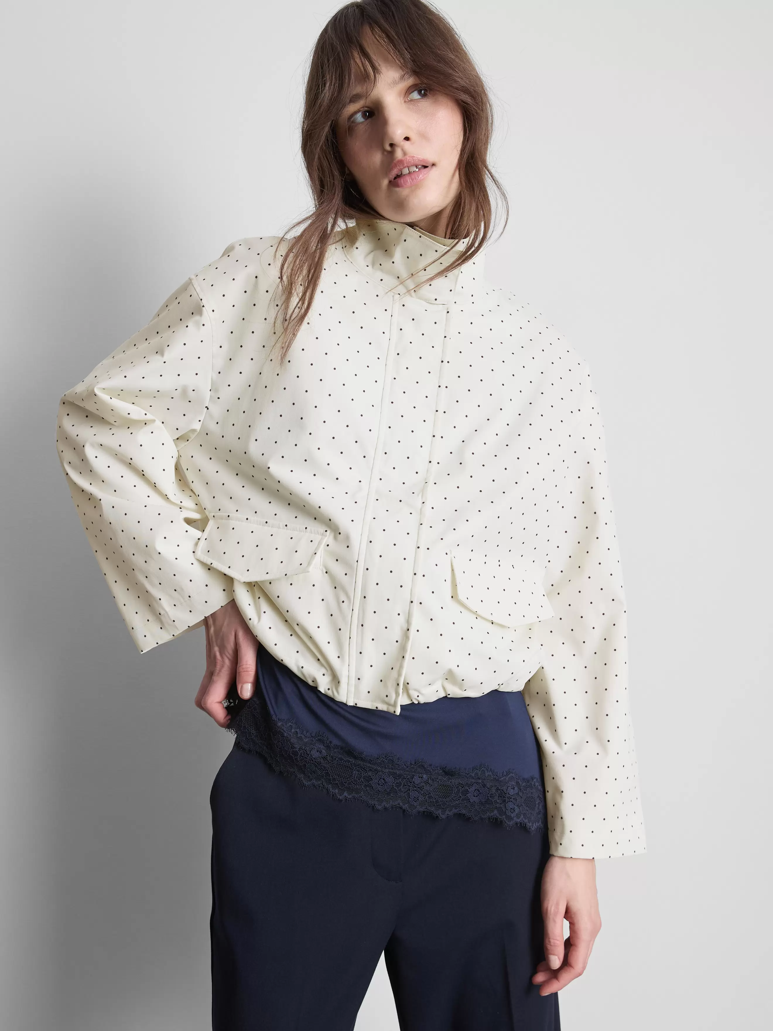 Veste à pois et col cheminée