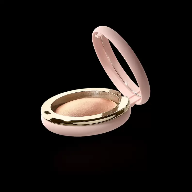 Hug Couture Cheek Dewlight Highlighting Blush 02