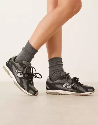 New Balance 204L trainers in black suede