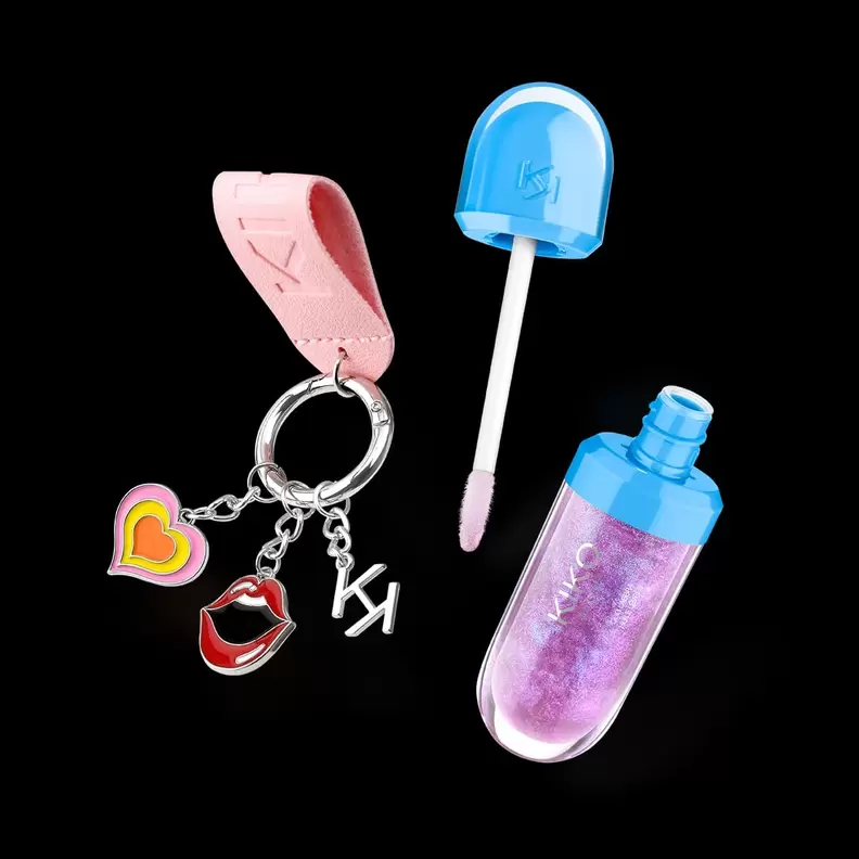 Hue Ready? 3D Hydra Lip Oil Chromapop Edition 02