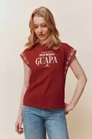 Camiseta "Llegaré tarde, pero llegaré guapa"