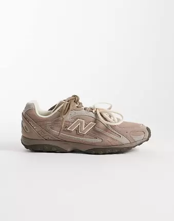 New Balance 204L trainers in brown