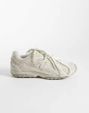 New Balance 204L trainers in beige