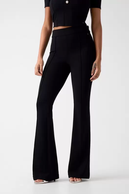 Pantalones acampanados