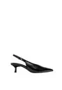 Schoenen met V-hals en kitten heel