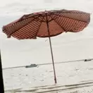Mira - Parasol en aluminium et toile en polyester recyclé coloris rouille, D295 cm