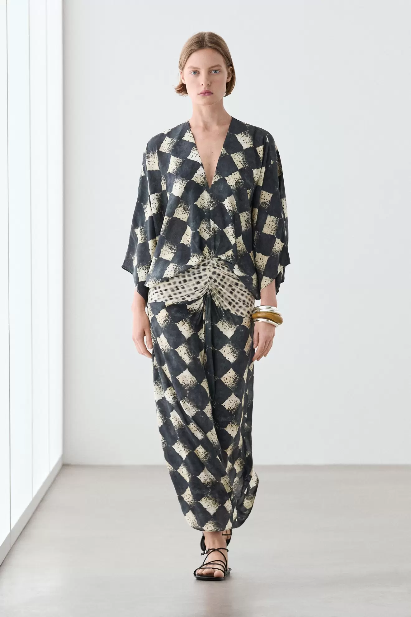 Robe fluide avec ceinture