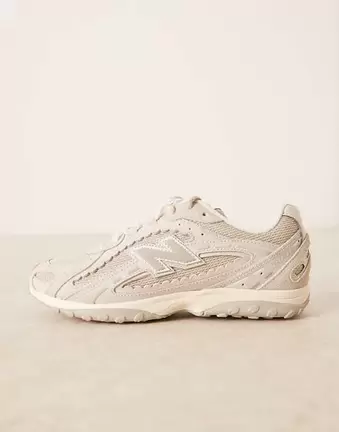 New Balance 204L scallop trainers in cream
