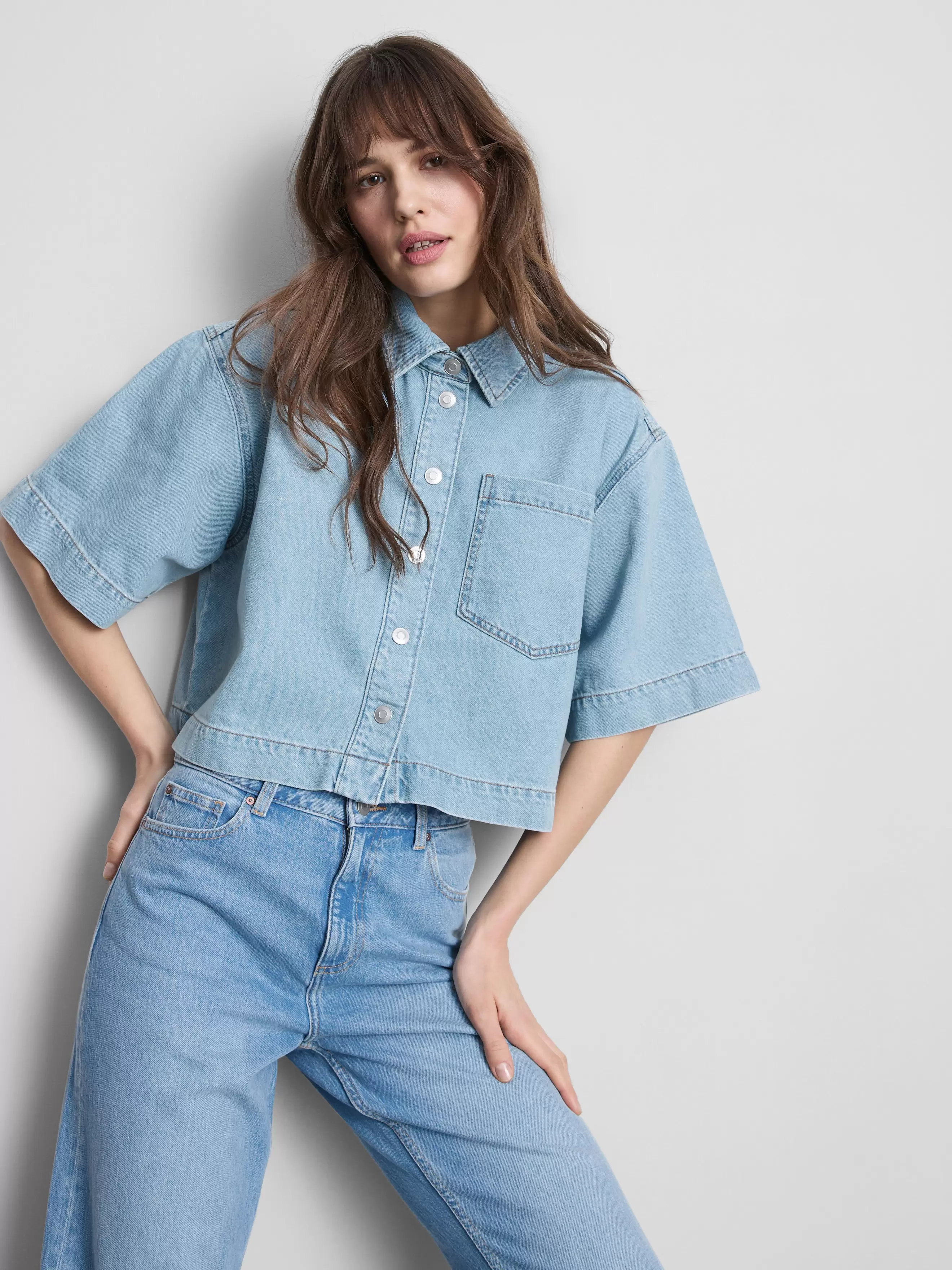 Chemise courte droite en denim de coton