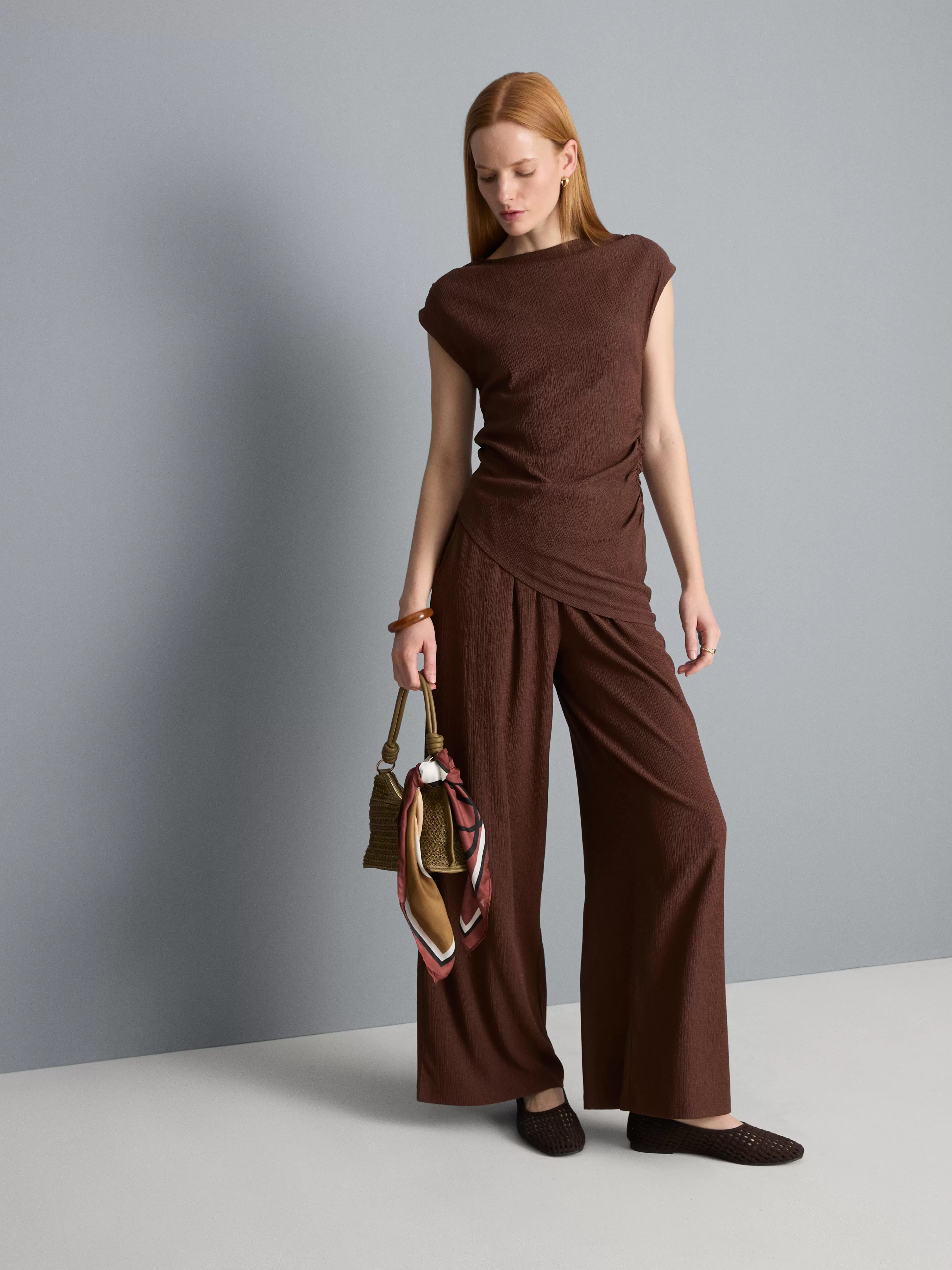 Haut asymétrique froncé