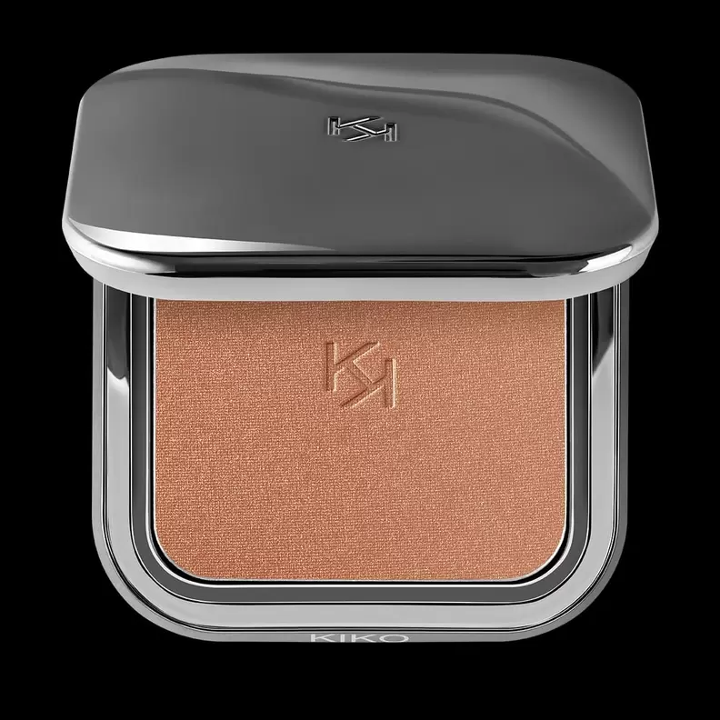 Radiant Touch Bronzing Powder 02