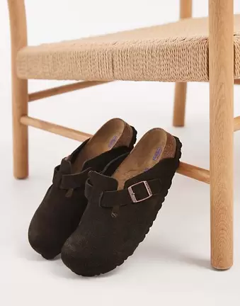 Birkenstock unisex Boston suede clogs in mocca brown