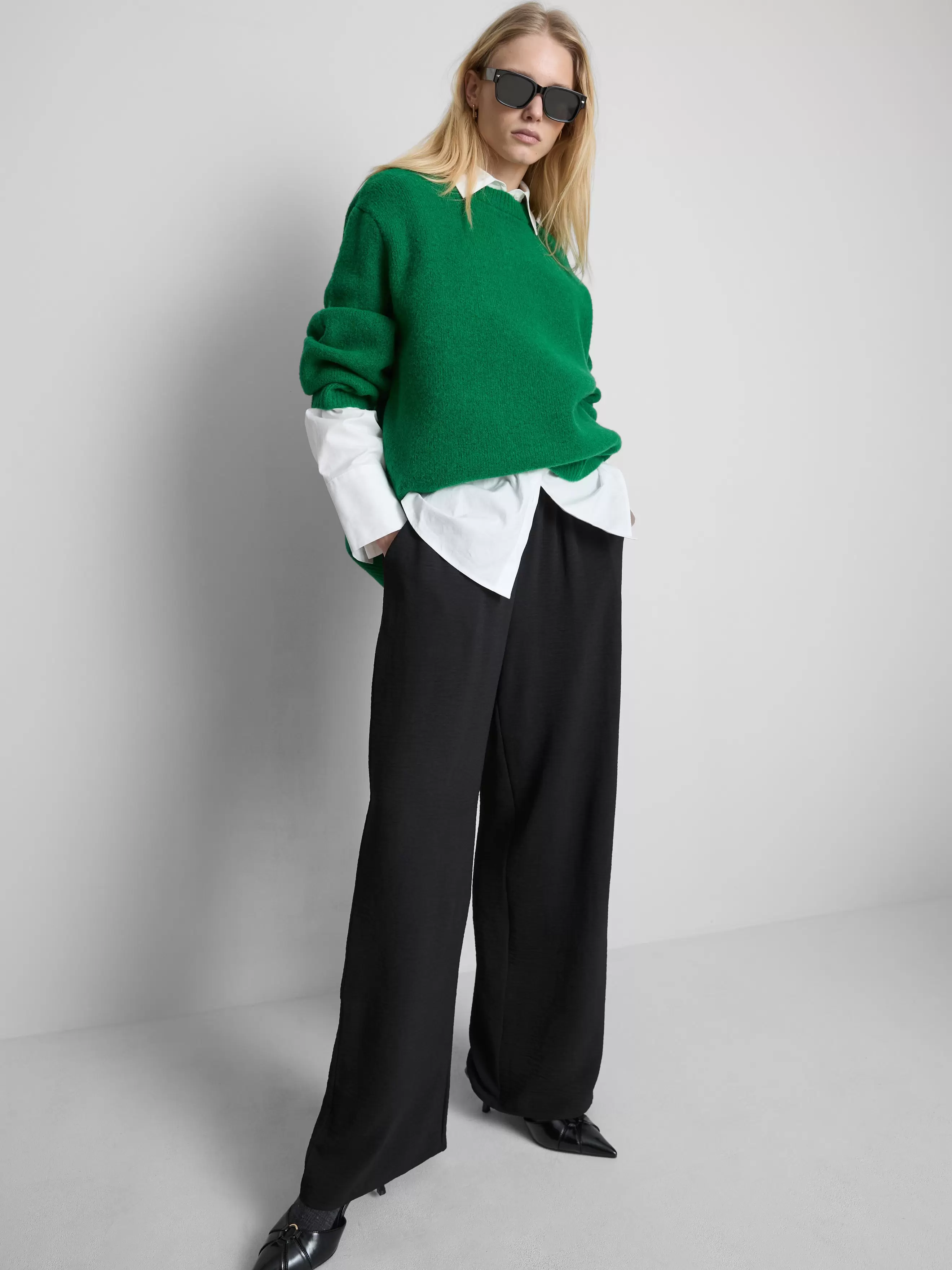 Pantalon large à taille élastiquée