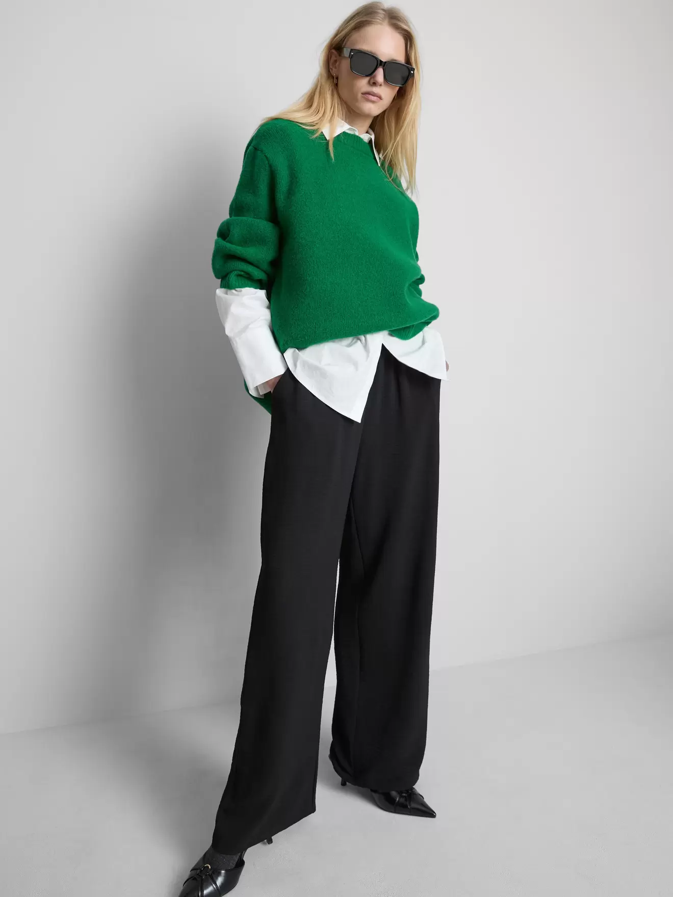 Pantalon large à taille élastiquée