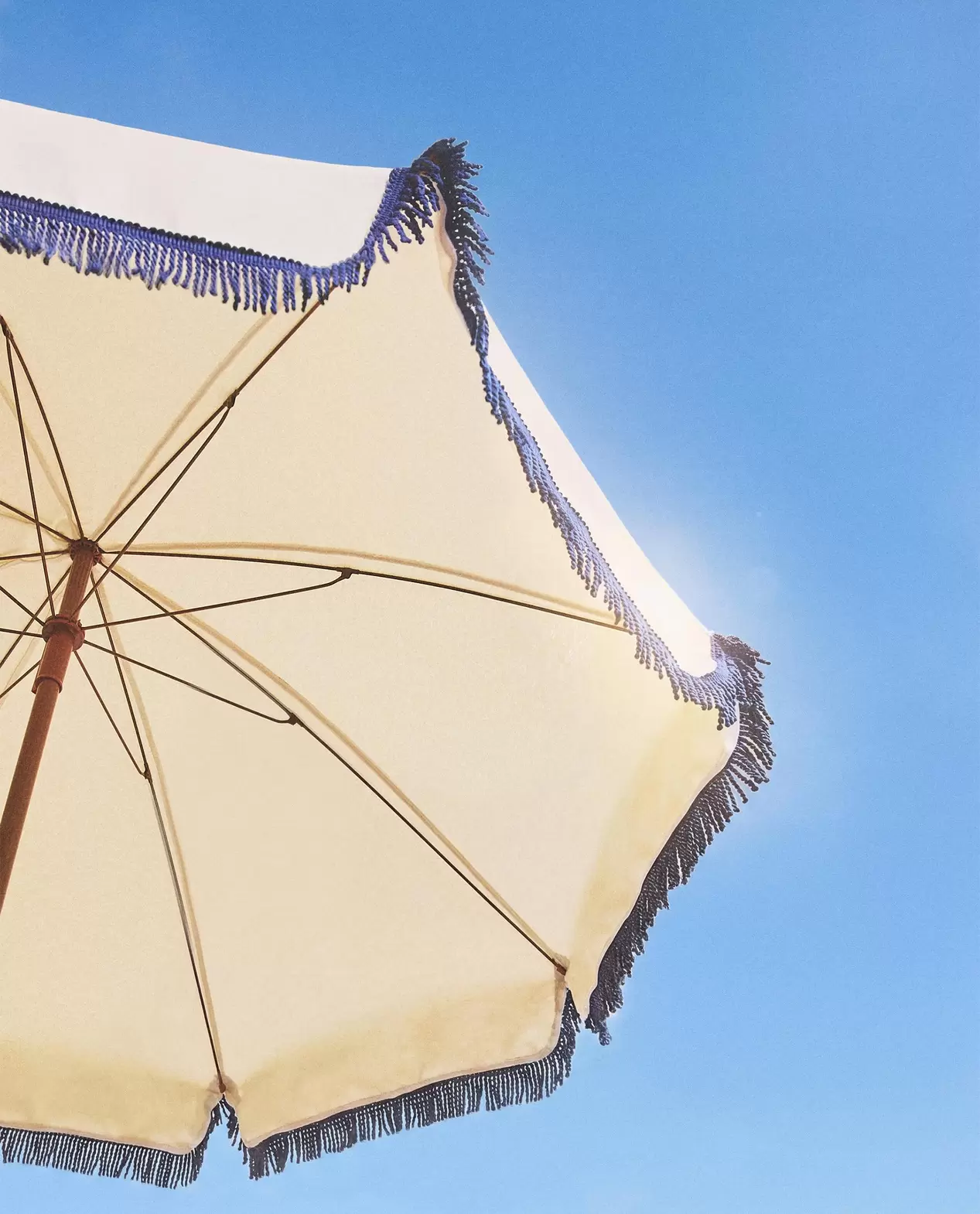 FRINGED BEACH UMBRELLA (ø 135CM)