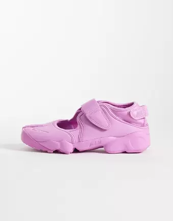 Nike Air Rift trainers in pink