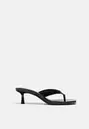Sandalen met thong hak