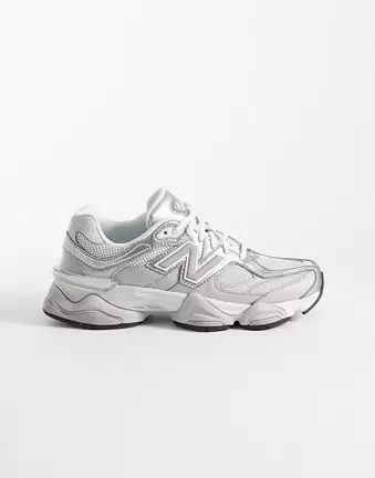 New Balance 9060 trainers in light grey