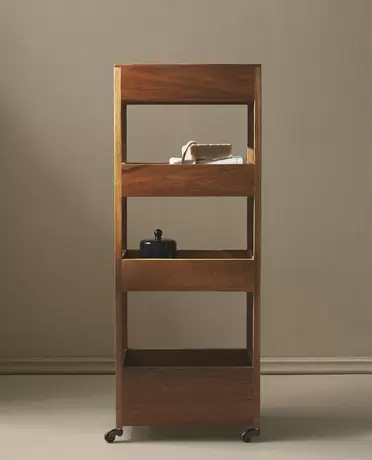 STORAGE UNIT WITH WHEELS