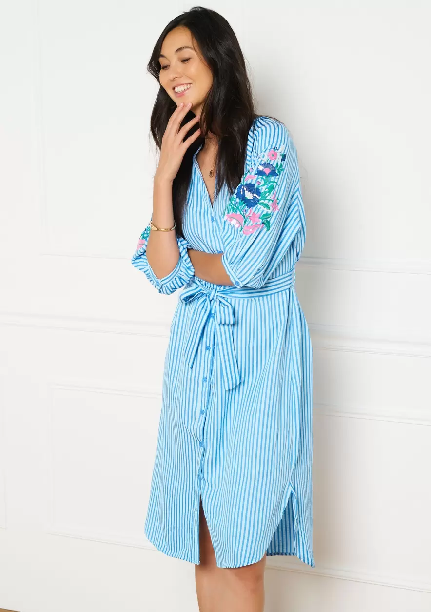 Robe chemise midi brodée