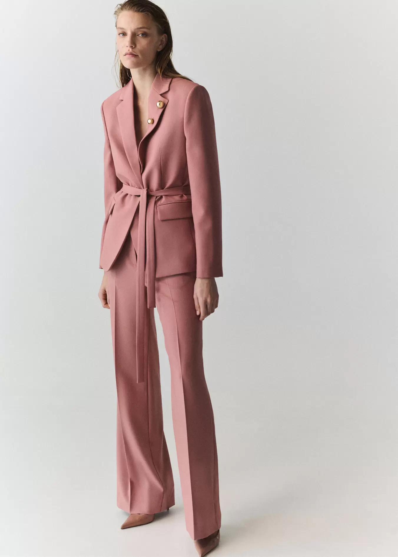 Straight cut suit blazer with pockets