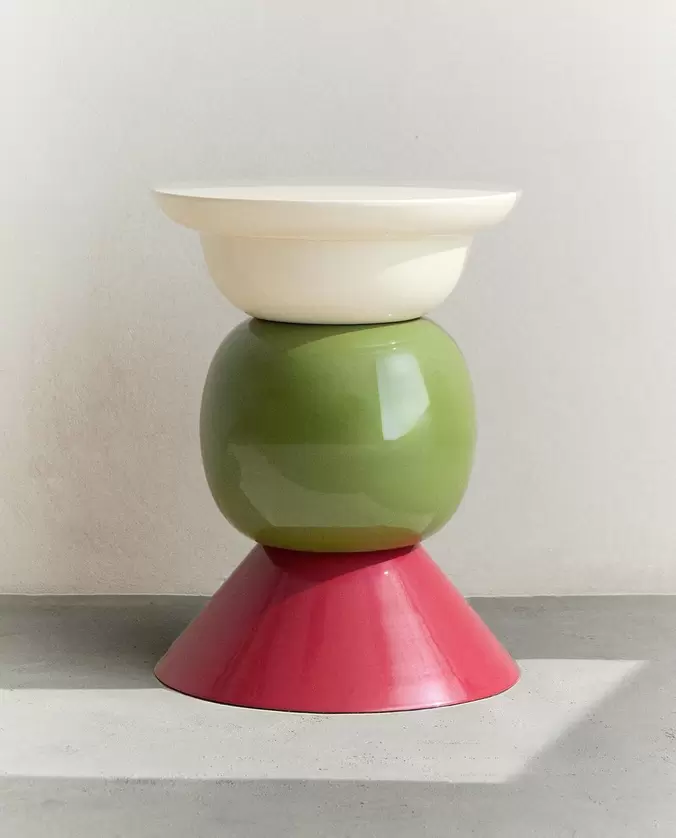 METAL SIDE TABLE WITH GEOMETRIC SHAPES METAL SIDE TABLE WITH SHAPES