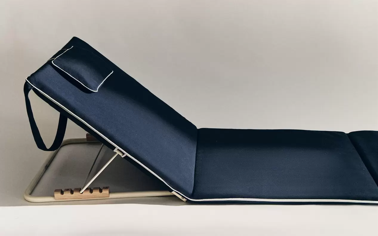 XXL-WIDE FOLDING BEACH LOUNGER  FOLDING BEACH GROUND LOUNGER